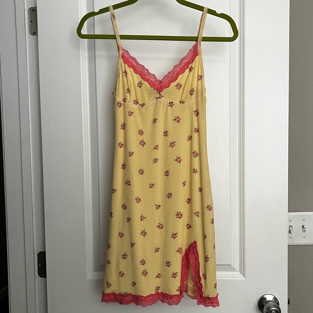 Pink Lace Little Yellow Slip Dress Glassons size XS